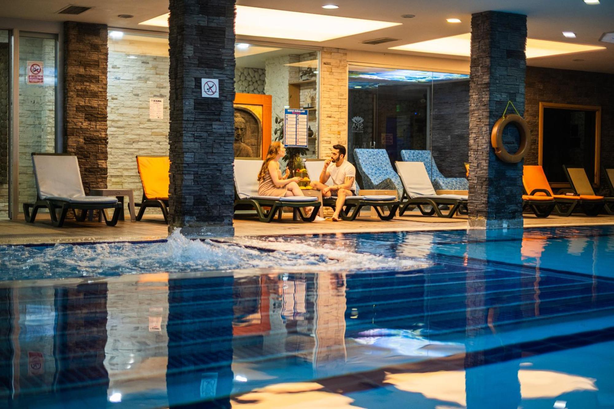 Elegance Resort Hotel & Spa Wellness-Aqua Ялова Екстериор снимка