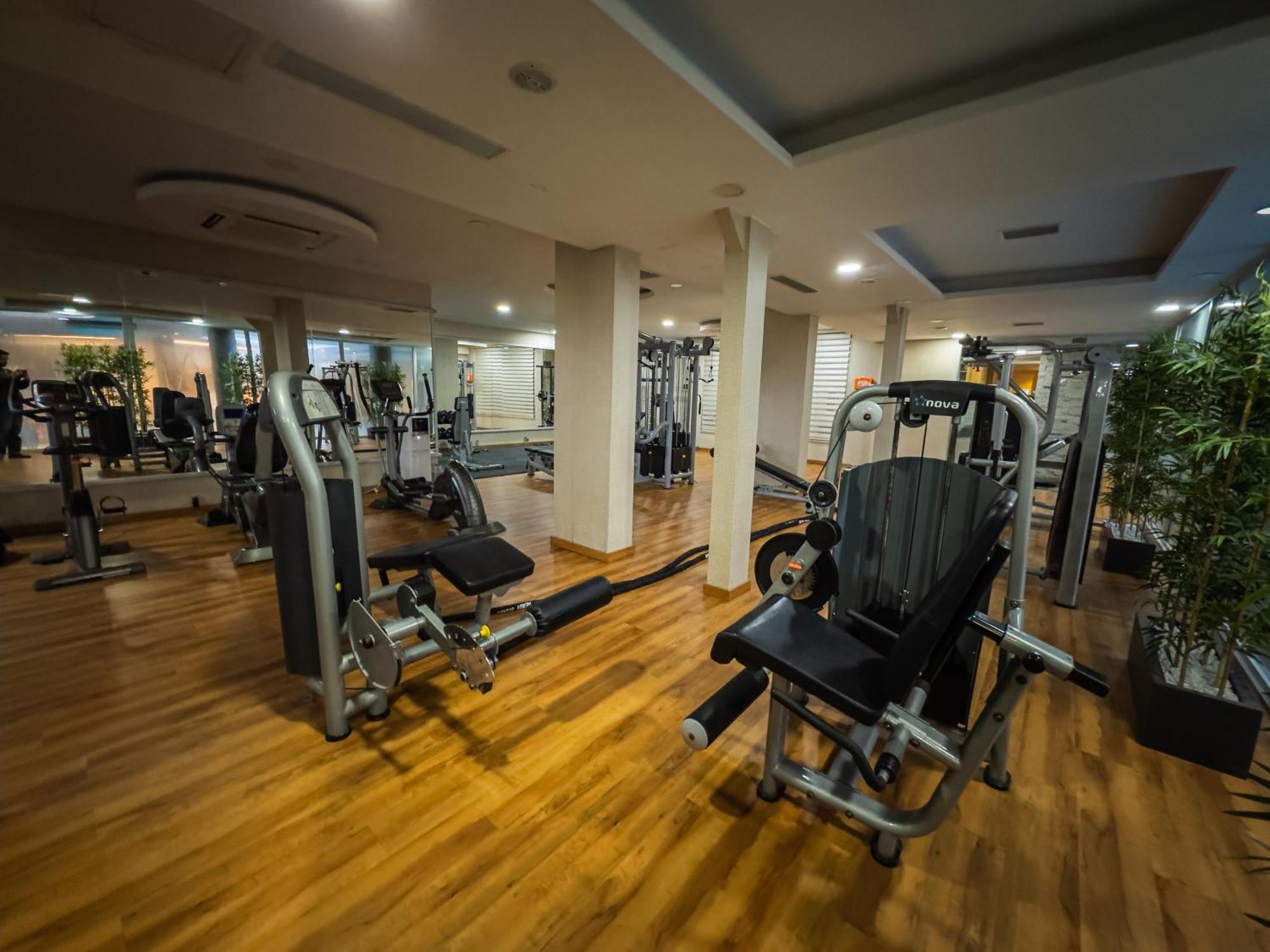 Elegance Resort Hotel & Spa Wellness-Aqua Ялова Екстериор снимка