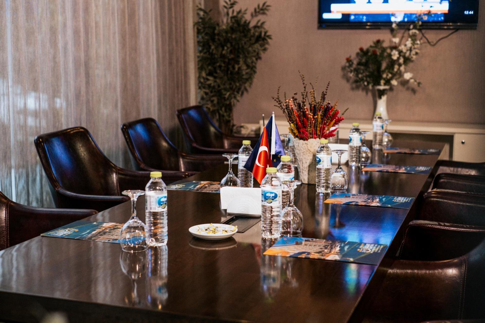Elegance Resort Hotel & Spa Wellness-Aqua Ялова Екстериор снимка