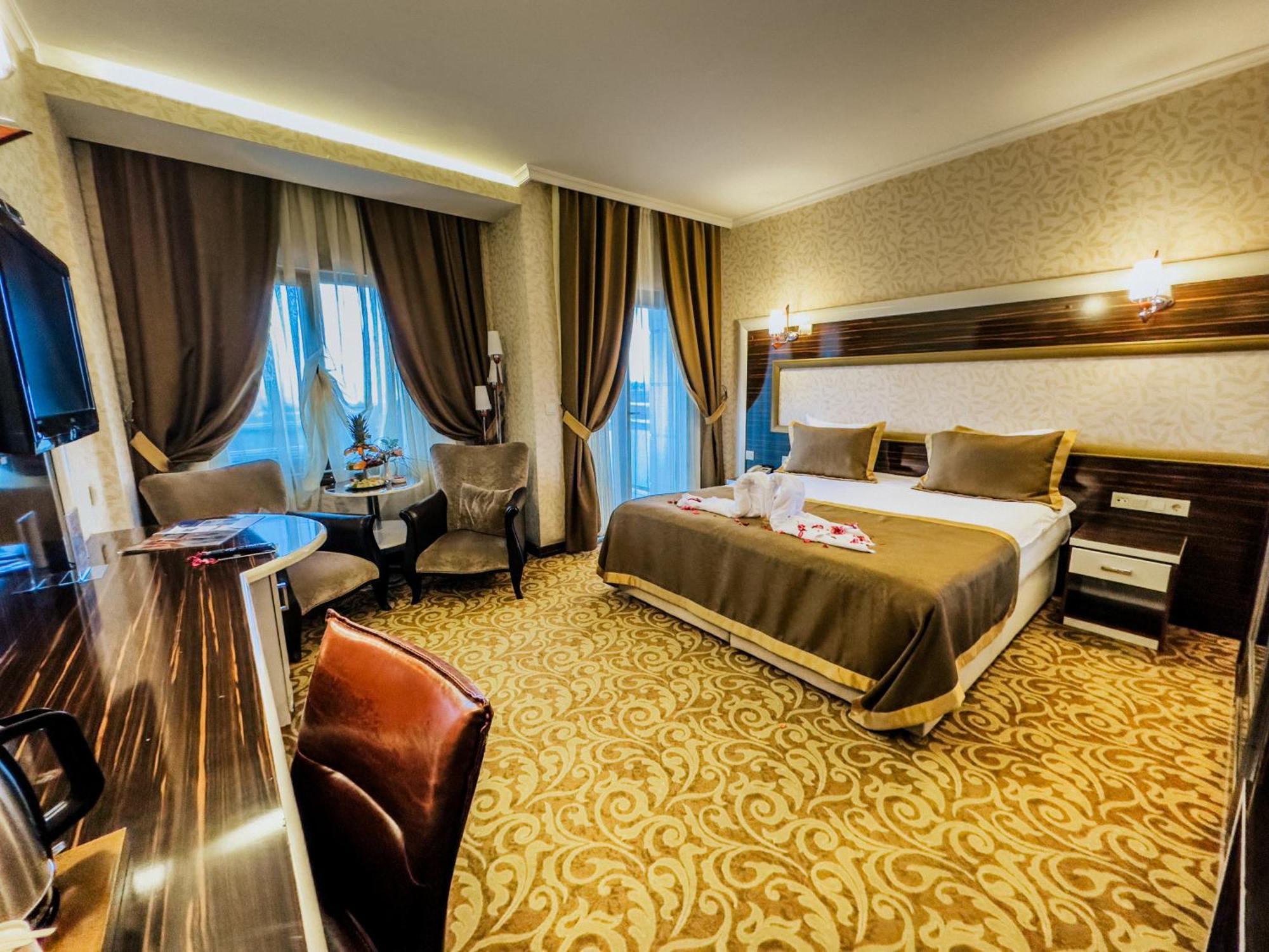 Elegance Resort Hotel & Spa Wellness-Aqua Ялова Екстериор снимка