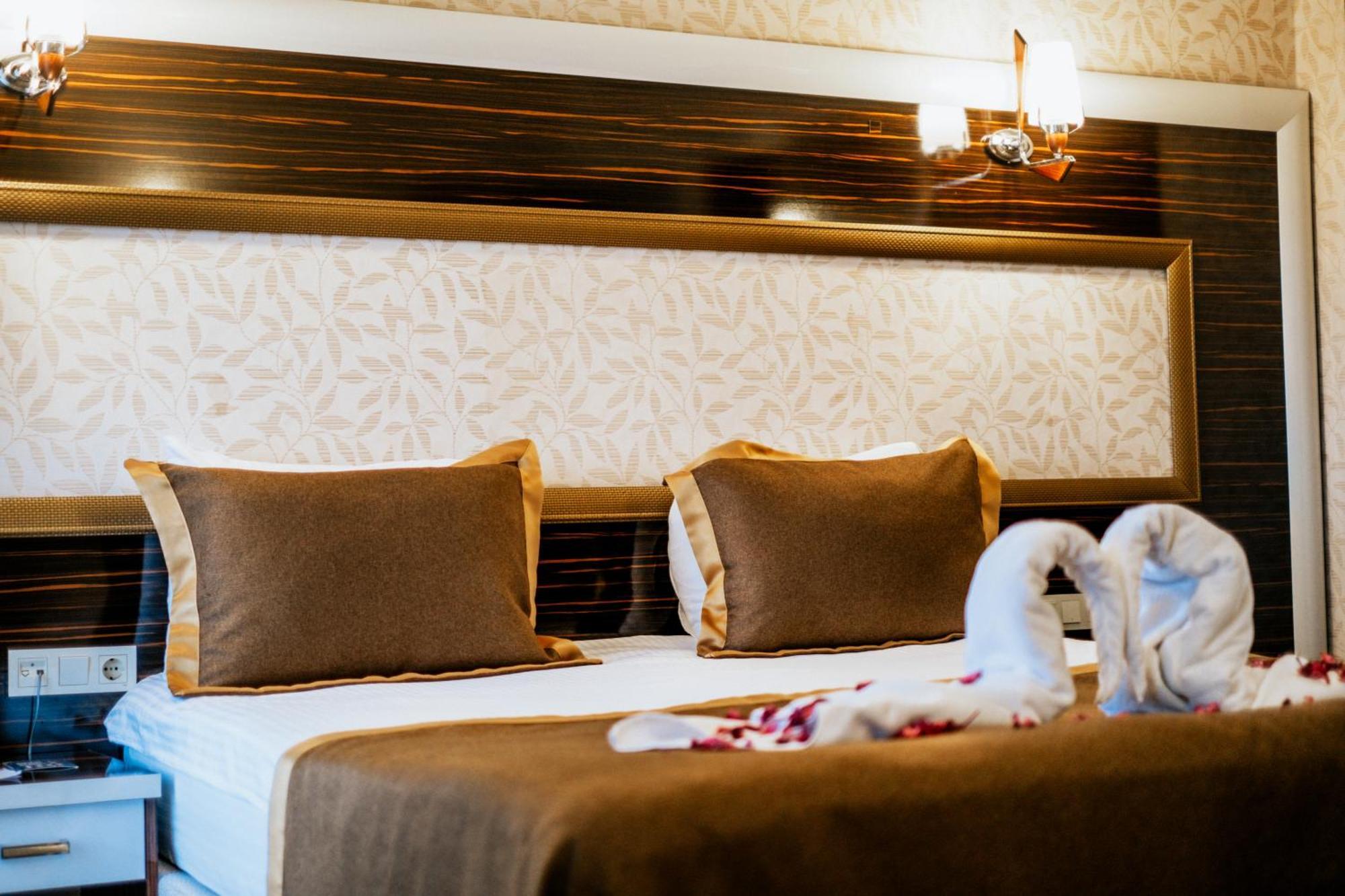 Elegance Resort Hotel & Spa Wellness-Aqua Ялова Екстериор снимка